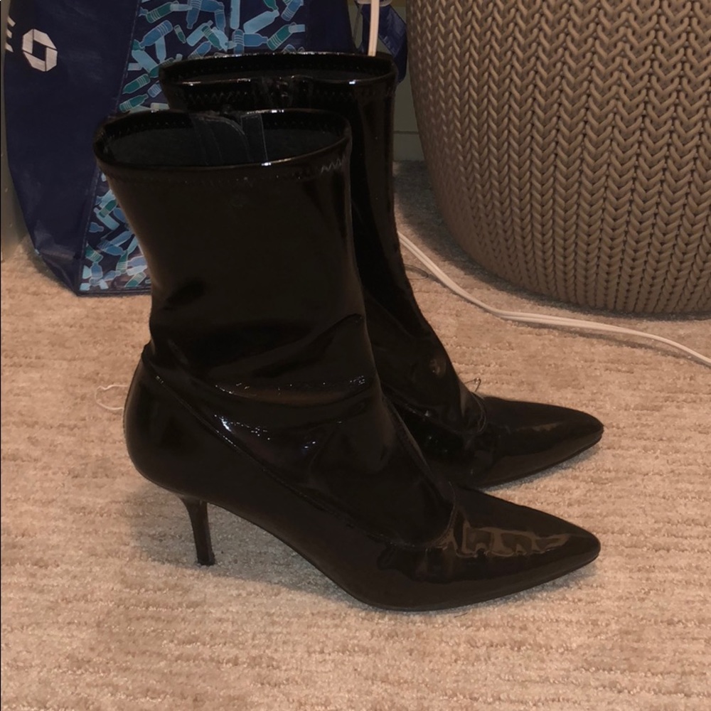 Stuart Weitzman Black Patent ankle boot size 8